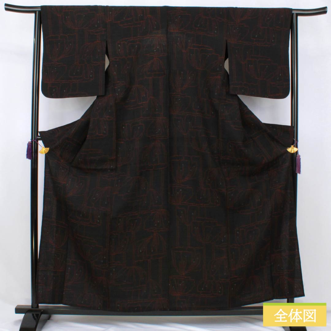 リサイクル着物】紬 正絹 Aランク 身丈161cm 裄丈63.5cm 縮 花 単衣 黒