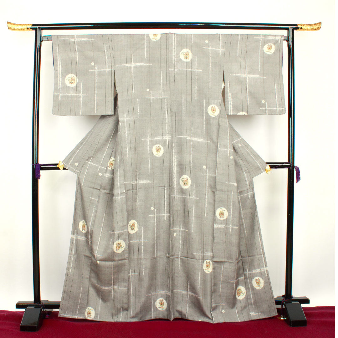 紬 身丈166cm 裄丈67cm 素鼠色 絞り フクロウ 正絹 Sランク 袷 グレー系 1116002022522