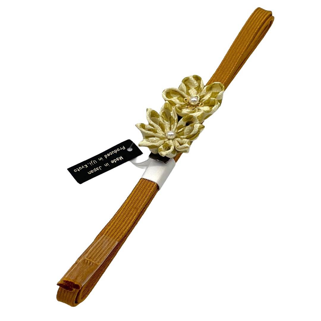 (新品)帯締め 正絹 NEWランク 三分紐 金茶色(きんちゃいろ) 帯留め付き つまみ細工 日本製 長さ約135cm 幅約0.8cm カジュアル 茶系 1135006431314