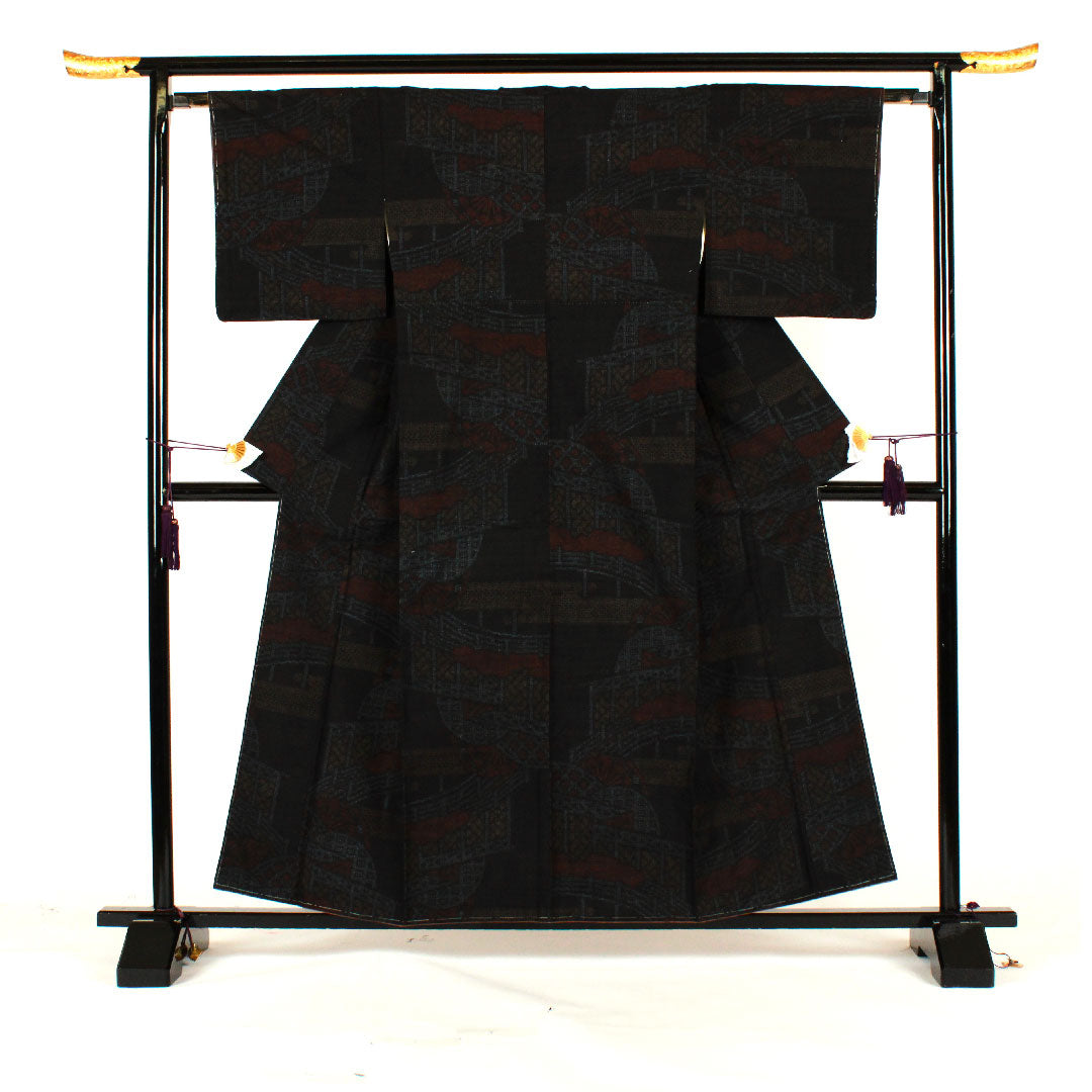 結城紬 身丈159cm 裄丈63.5cm 風景模様 正絹 Aランク 袷 黒系 1116001313310