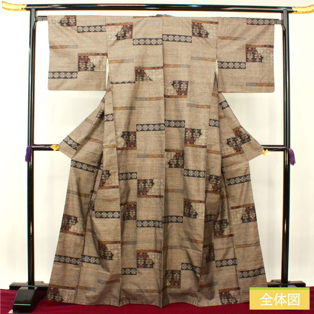 紬 正絹 身丈167.5cm 裄丈66cm 大島紬 9マルキ 抽象模様 Aランク 袷 茶系 1116003373514