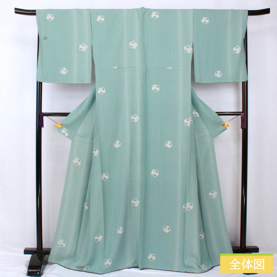 Komon, pure silk, length 166.5cm, sleeve length 70cm, lined, Kinuta celadon color, stencil dyeing, yoroke stripes, plum blossom, soft guard, S rank, light blue, 1115005332524