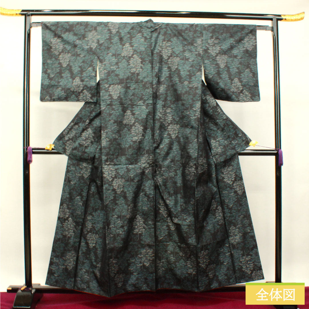 大島紬 正絹 身丈158cm 裄丈64.5cm 緯総絣 抽象模様 Sランク 袷 黒系 1116002942310