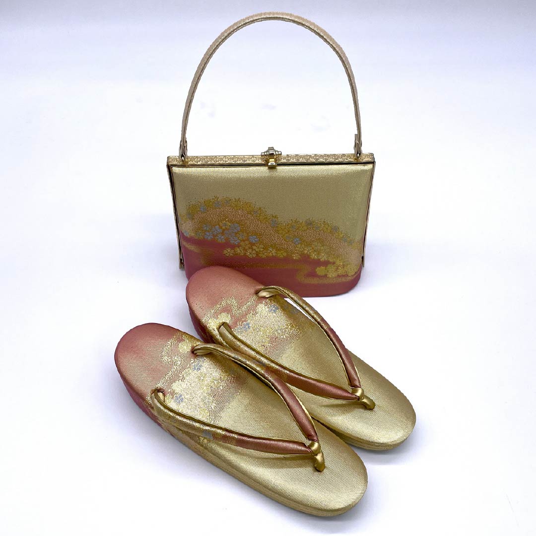 (新古品)草履バックセット フォーマル 金色(きんいろ) 未使用品 桜 古典柄 Mサイズ 金系 Sランク 1133000162321