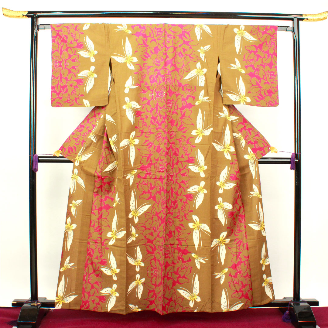 浴衣 伽羅色 蝶 薔薇 木綿 Aランク 単衣 身丈160.5cm 裄丈64.5cm 茶系 1118001743414