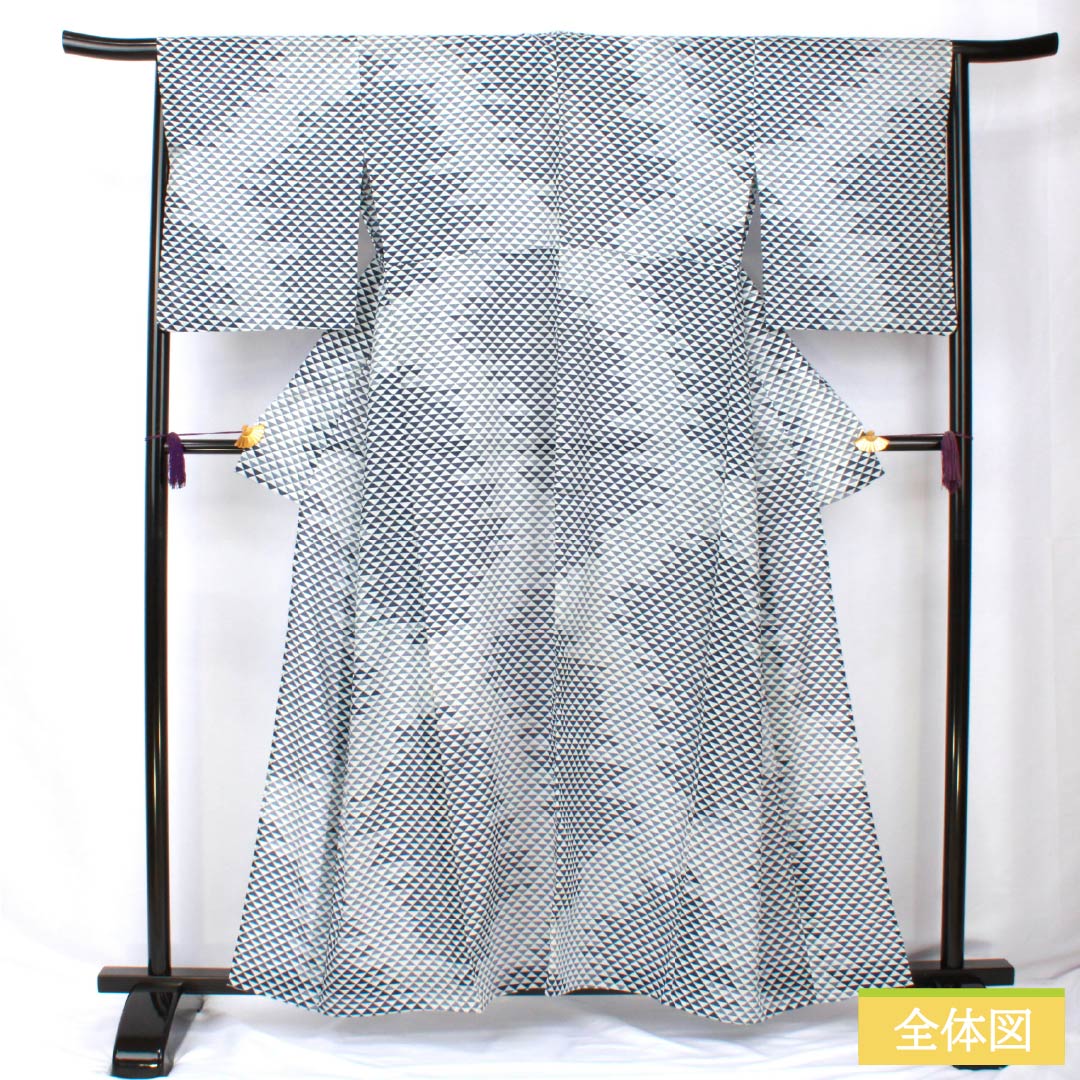 夏物 ポリエステル 小紋 身丈159cm 裄丈65.5cm 鱗 洗える着物 絽 Sランク 白系 1132002302311