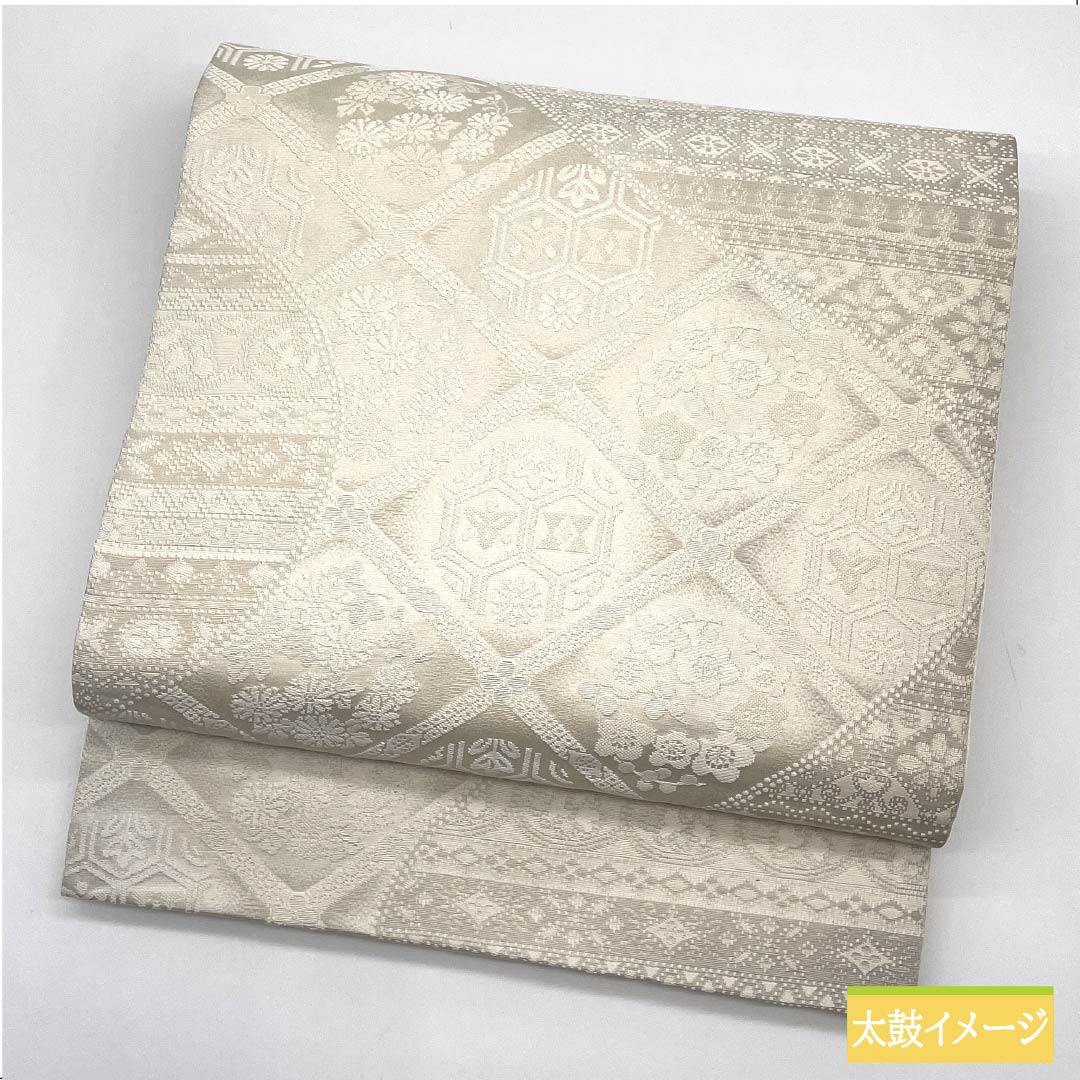 袋帯 正絹 胡粉色(ごふんいろ) 花丸文様 菱 帯丈460cm Aランク 全通 セミフォーマル 白系 1123012213411
