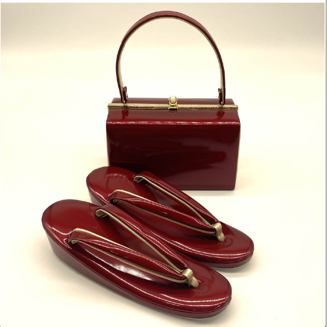 (新古品)草履バックセット フォーマル 生臙脂色(しょうえんじいろ) 未使用品 無地 振袖用 Mサイズ 赤系 Sランク 1133000132312