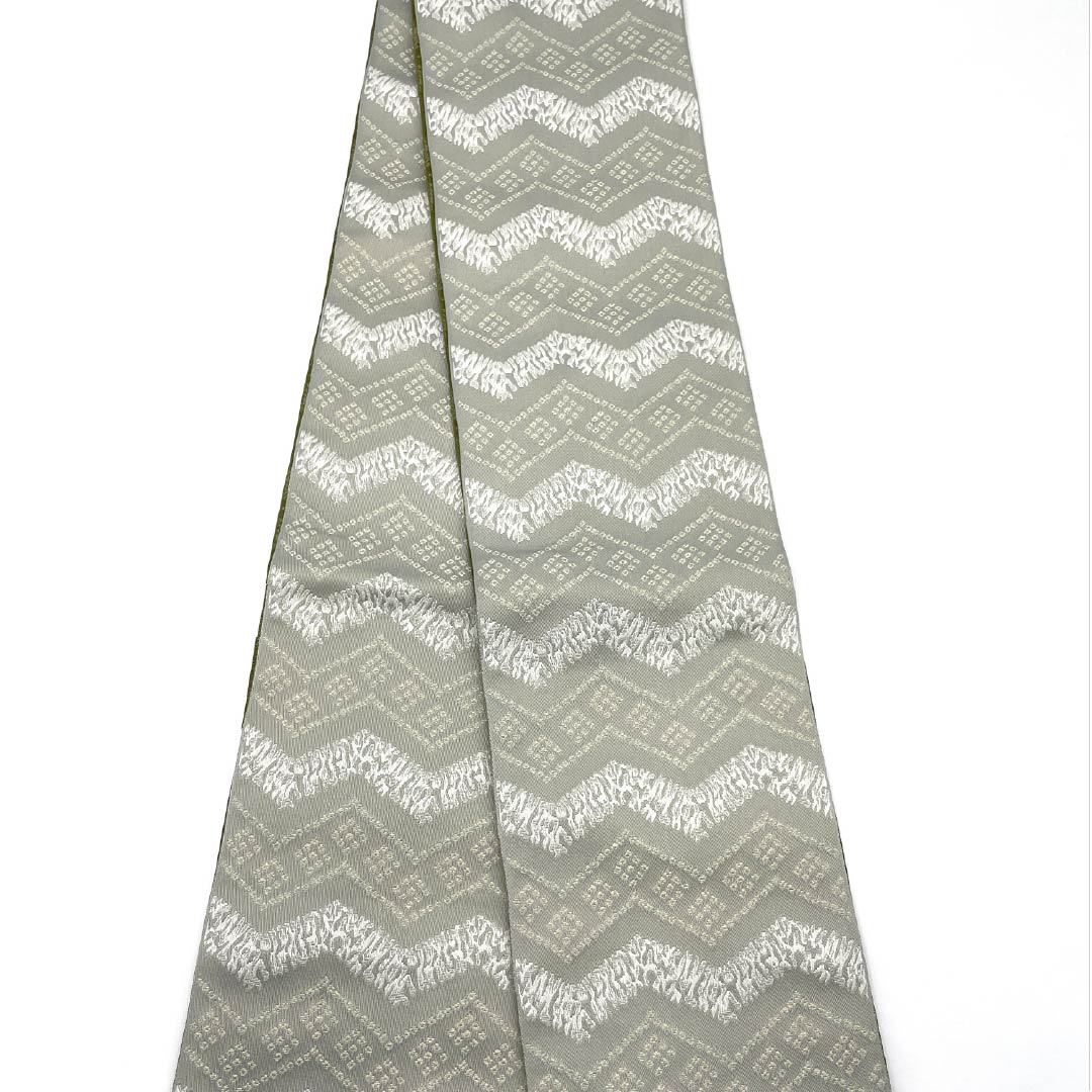 (新品)半幅帯 ポリエステル NEWランク 薄鼠色(うすねずいろ) 呉竹鼠色(くれたけねずいろ) ジグザグ模様 抽象花模様 リバーシブル 帯丈400cm グレー系 1125002681422