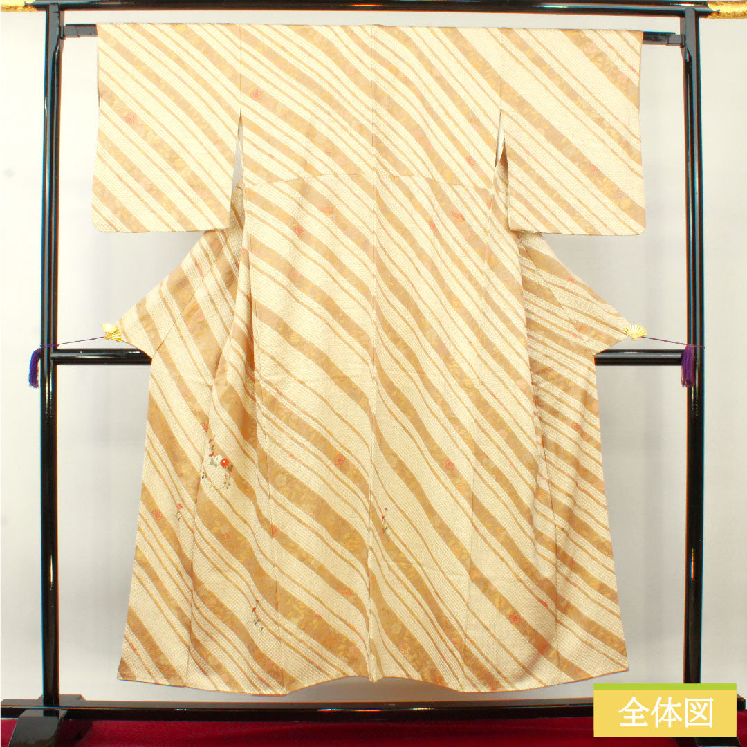 訪問着 正絹 袷 身丈150cm 裄丈62.5cm 胡桃色(くるみいろ) 絞り 京友禅 刺繡 草花模様 Sランク ベージュ系 1112004452125