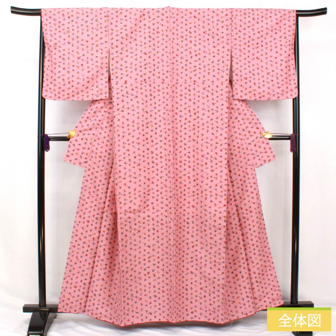 小紋 ポリエステル 身丈160cm 裄丈67cm 袷 一斤染色(いっこんぞめいろ) 型染 洗える着物 果実 しつけ糸付き Sランク ピンク系 1115005022413