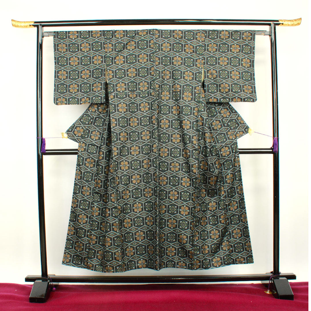 村山大島 身丈151cm 裄丈63.5cm アンサンブル 抽象模様 正絹 Aランク 袷 黒系 1116001993210