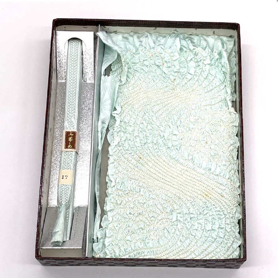 (新古品) 帯締め・帯揚げセット 正絹 Aランク 青白磁色(せいはくじいろ) 絞り 流水 長さ約156cm 幅約1.6cm セミフォーマル 水色系 1141000013324