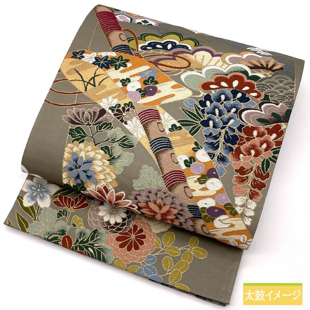 袋帯 正絹 消炭鼠色(けしずみねずみいろ) 白綾苑大庭 笛 振袖用 七宝 帯丈436cm Sランク 六通 フォーマル グレー系 1123014372322