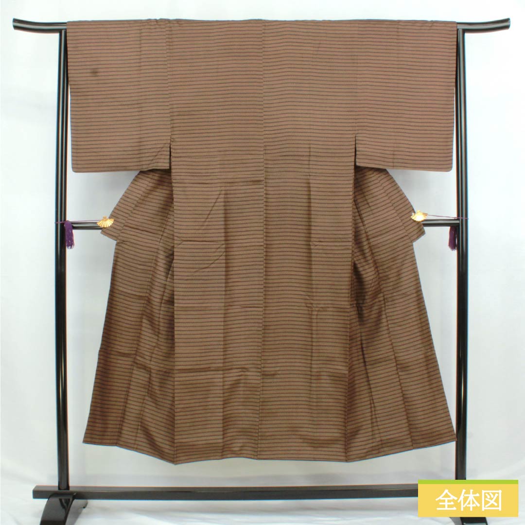 男物 正絹 Sランク 身丈145cm 裄丈63.5cm 土色(つちいろ) 幾何学模様 袷 茶系 1119000952414