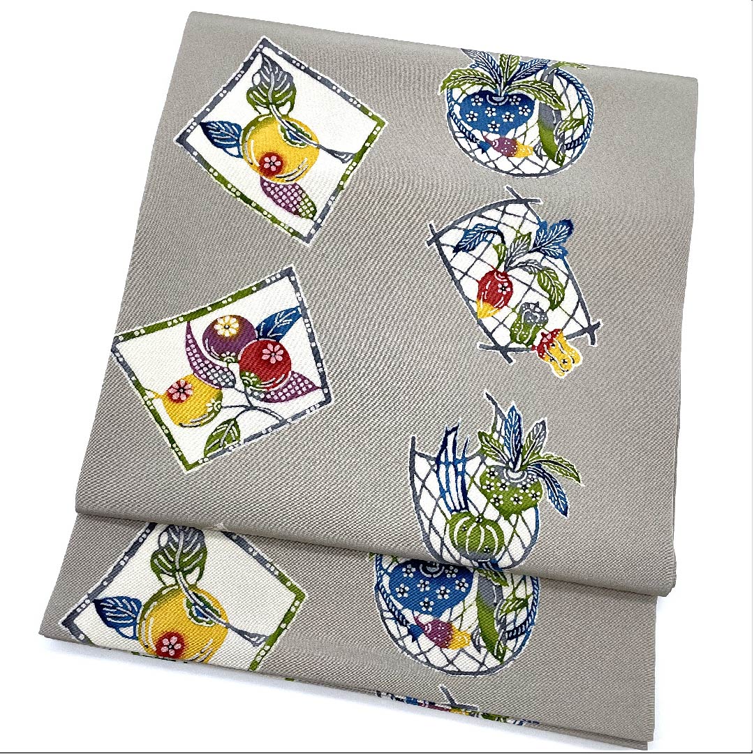 名古屋帯 絹鼠色 野菜 京紅型 帯丈372cm 正絹 Sランク 全通 カジュアル グレー系 1124005392322 開き仕立て