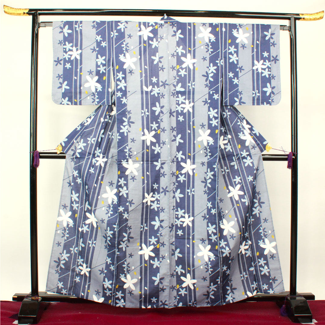 Yukata with basting thread, unused, cherry blossom, cotton, S rank, single layer, length 162cm, sleeve length 64cm, gradation pattern, 1118002832499