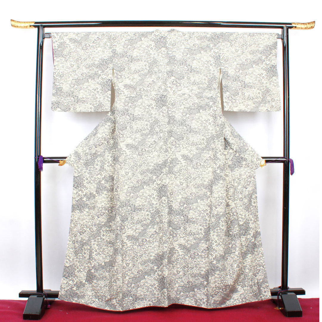 小紋 身丈164cm 裄丈64.5cm 袷 練色 型染 吉祥文様 正絹 Aランク クリーム系 1115002433415