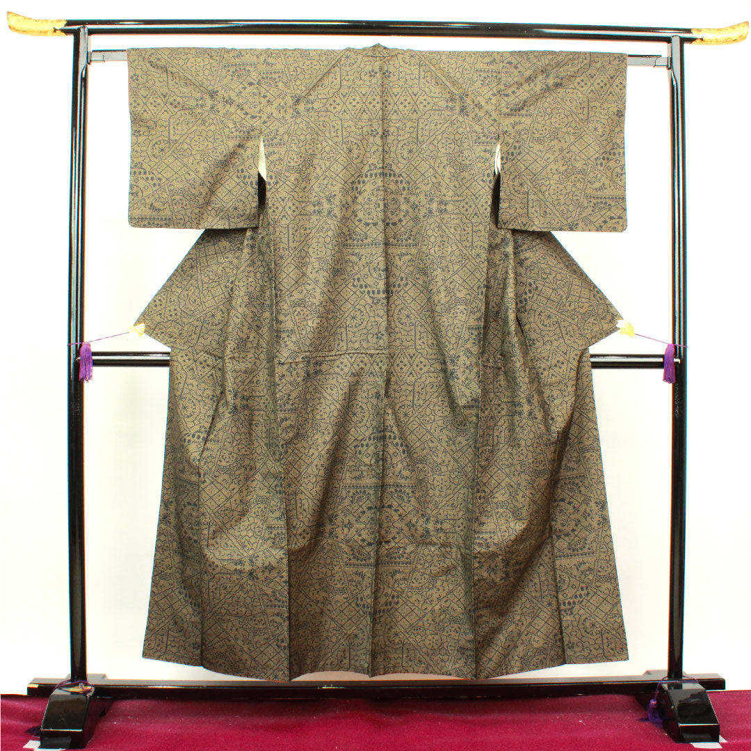 Oshima Tsumugi, Length 154.5cm, Sleeve length 62cm, Karakin color, Warp and weft ikat, Abstract pattern, Pure silk, A rank, Lined, Black, 1116002573210