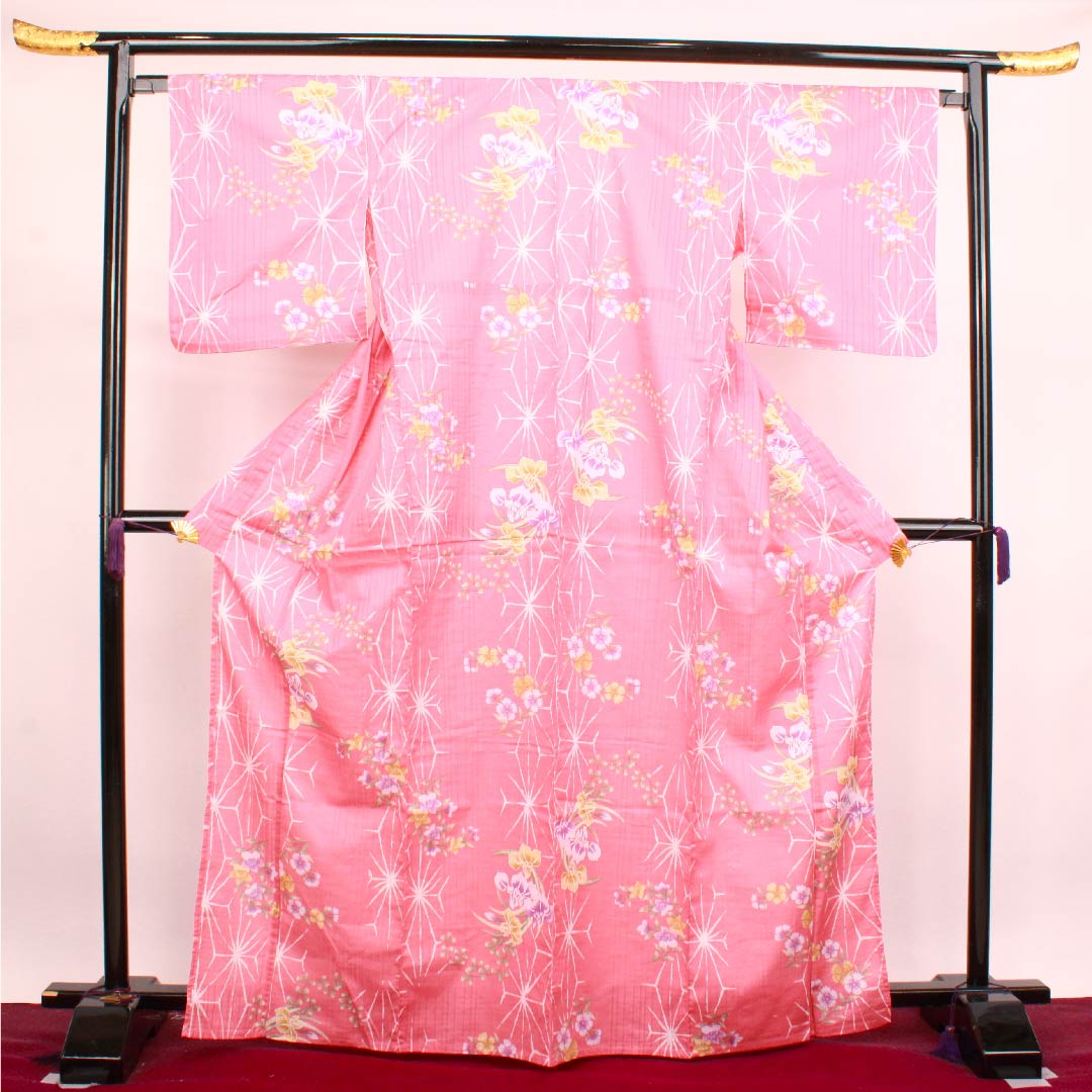 浴衣 長春色 菖蒲 撫子 麻の葉 木綿 Sランク 単衣 身丈167cm 裄丈66cm ピンク系 1118004202513