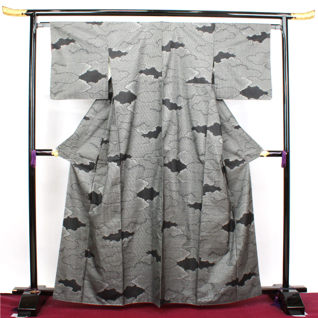 大島紬 身丈164.5cm 裄丈64.5cm 経緯絣 雲取り 正絹 Aランク 袷 黒系 1116002653410