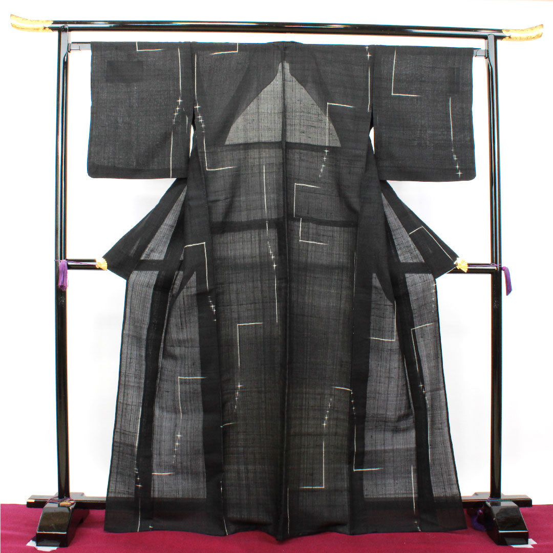 夏物 正絹 紬 身丈169cm 裄丈65.5cm 絣 幾何学模様 夏紬 紗 Sランク 黒系 1132001582510