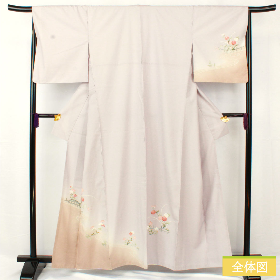 訪問着 ポリエステル 袷 身丈159cm 裄丈65.5cm 白藤色(しらふじいろ) 洗える着物 菊 桔梗 草花模様 しつけ糸付きSランク 紫系 1112005302320