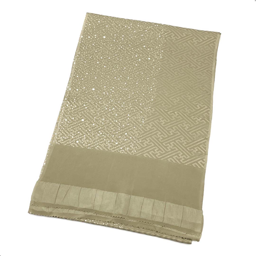 帯揚げ 正絹 セミフォーマル 藁色(わらいろ) 紗綾型 たたき染め風 古典柄 長さ約172cm 幅約30cm Sランク 緑系 1136000432919