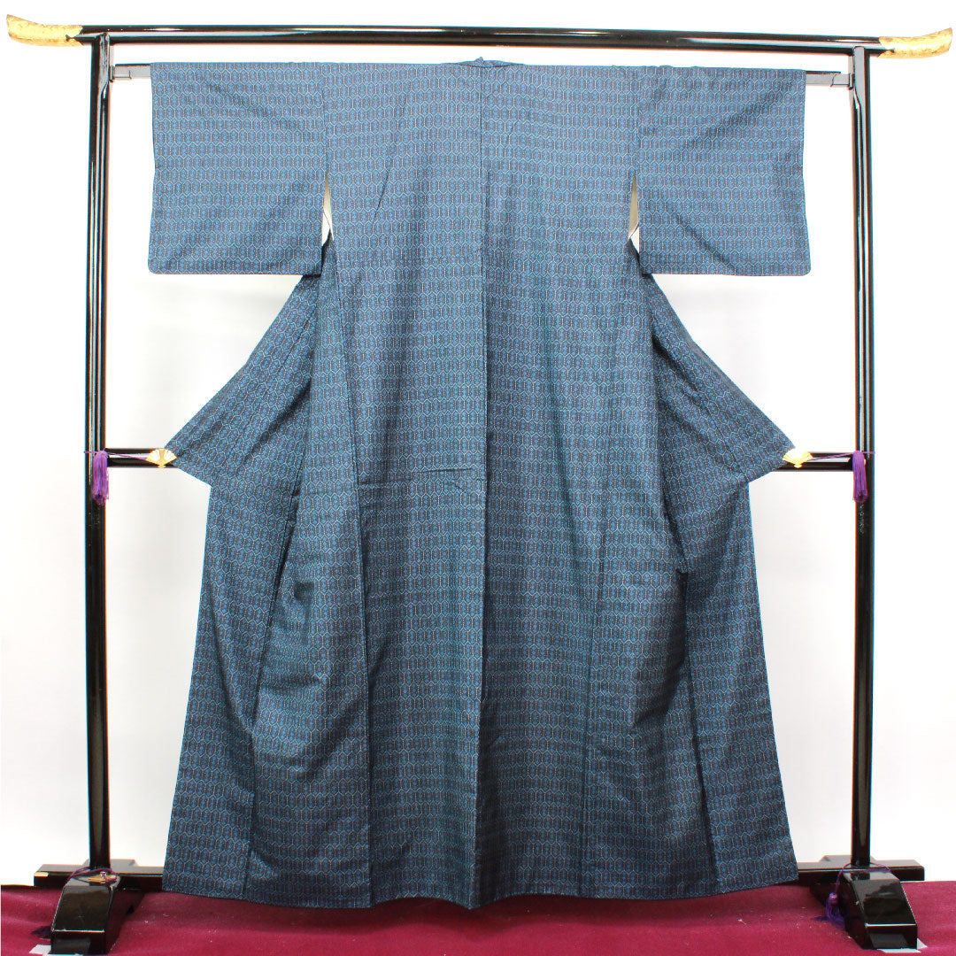 大島紬 身丈160.5cm 裄丈63cm 濃紺色 経緯絣 亀甲 正絹 Aランク 袷 紺系 1116002593418
