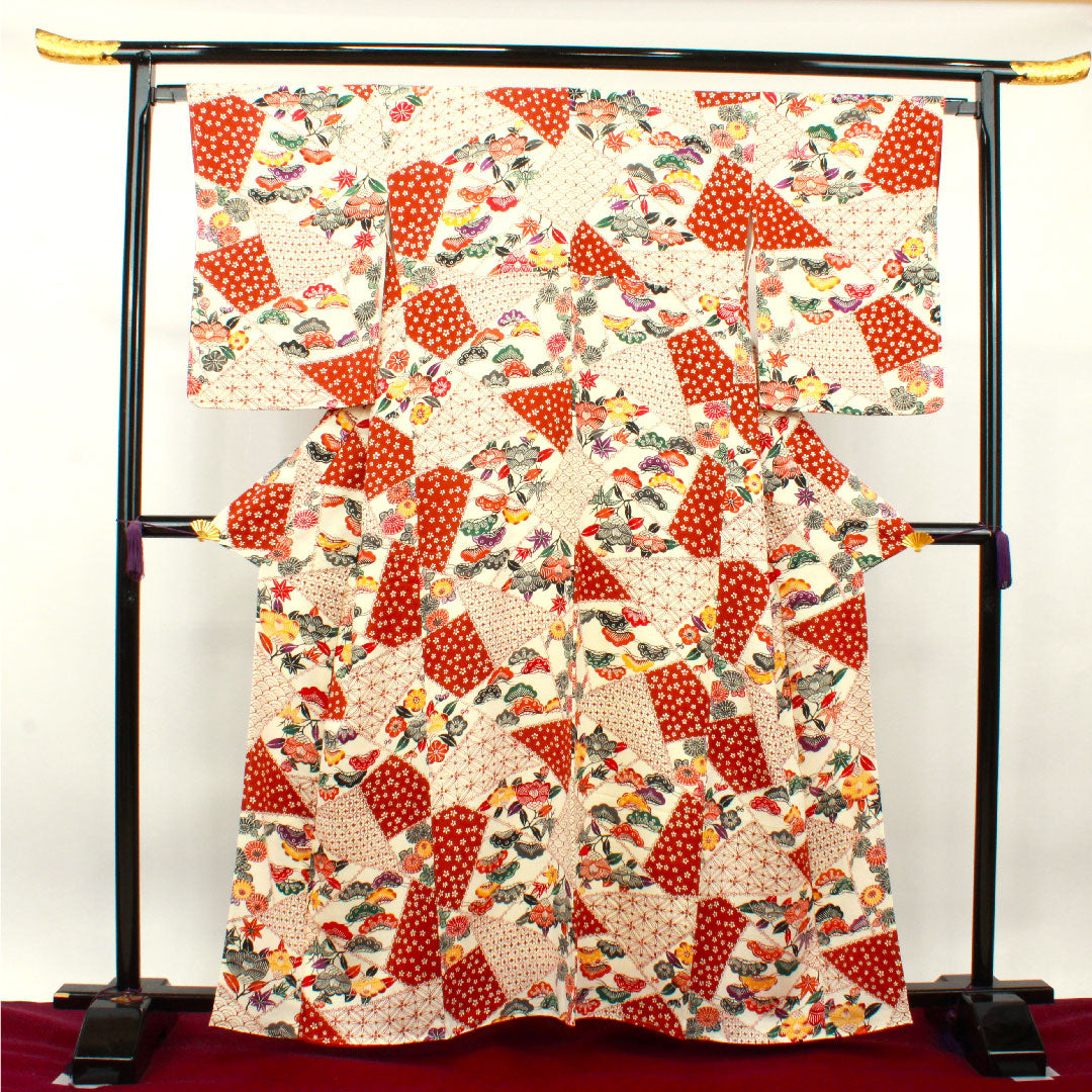 小紋 正絹 Sランク 身丈160.5cm 裄丈65.5cm 袷 京紅型 吉祥文様 しつけ糸付き 未使用品 白系 1115007252411