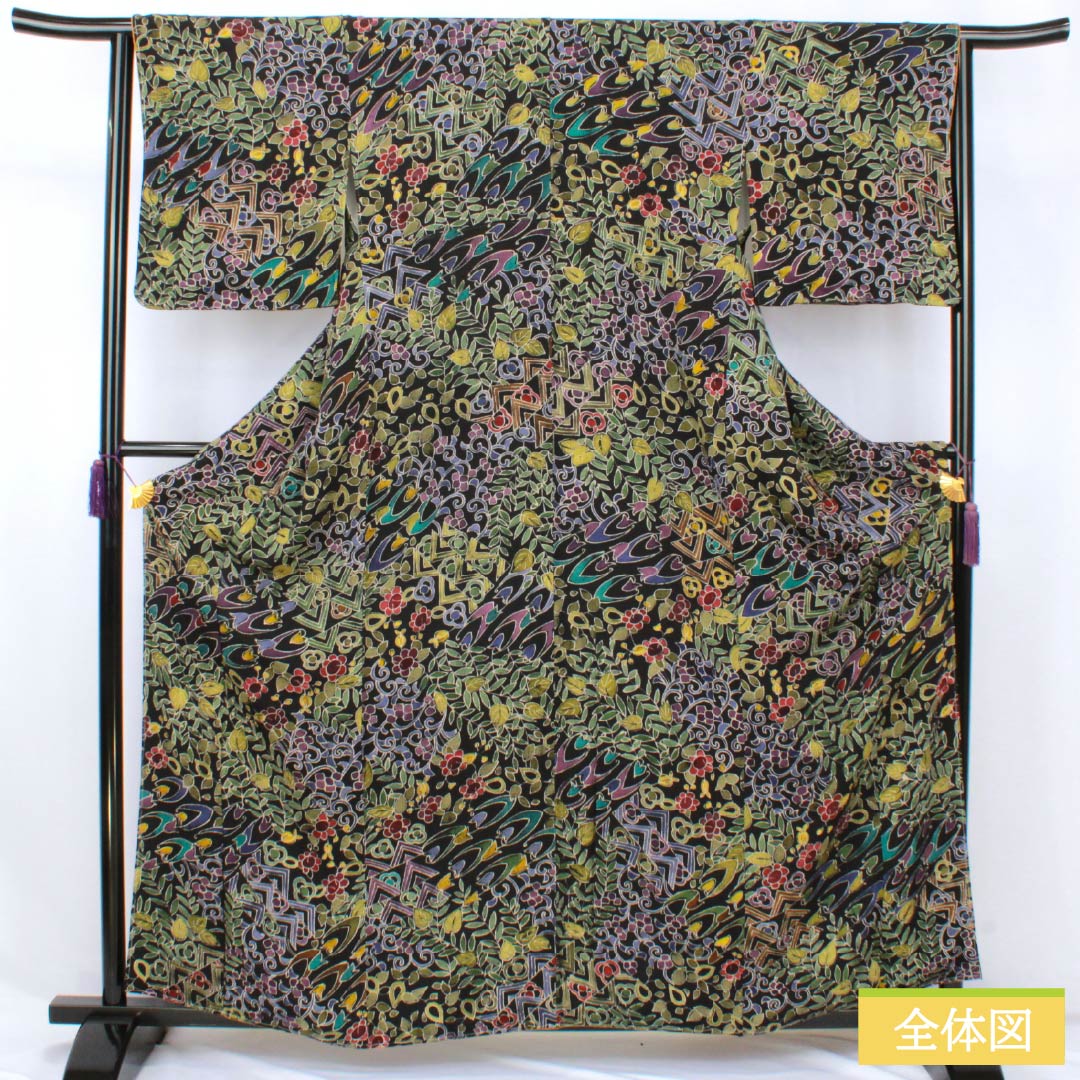小紋 正絹 Sランク 身丈161.5cm 裄丈64cm 袷 ろうけつ染め ちりめん地 手描き 抽象模様 しつけ糸付き 黒系 1115007732410