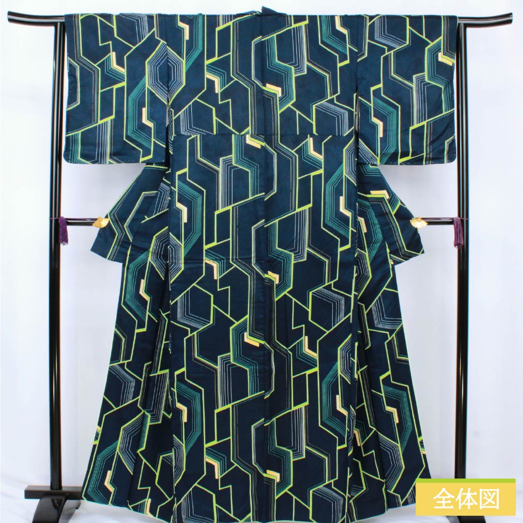 小紋 ポリエステル Aランク 身丈162.5cm 裄丈65cm 袷 紺色(こんいろ) 幾何学模様 洗える着物 紺系 1115007403418