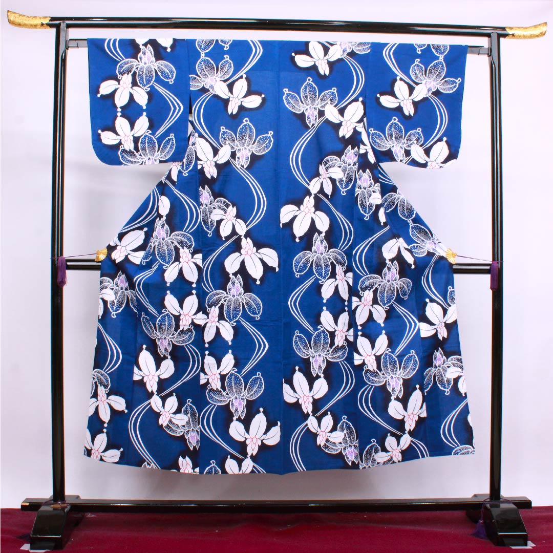 リサイクル着物】浴衣 紺桔梗色 菖蒲 木綿 Sランク 単衣 身丈147cm 青