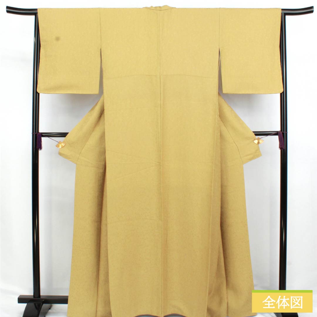 色無地 正絹 Sランク 身丈164cm 裄丈64.5cm 梨子色(なしいろ) 綸子 草花 袷 黄系 1114002242423