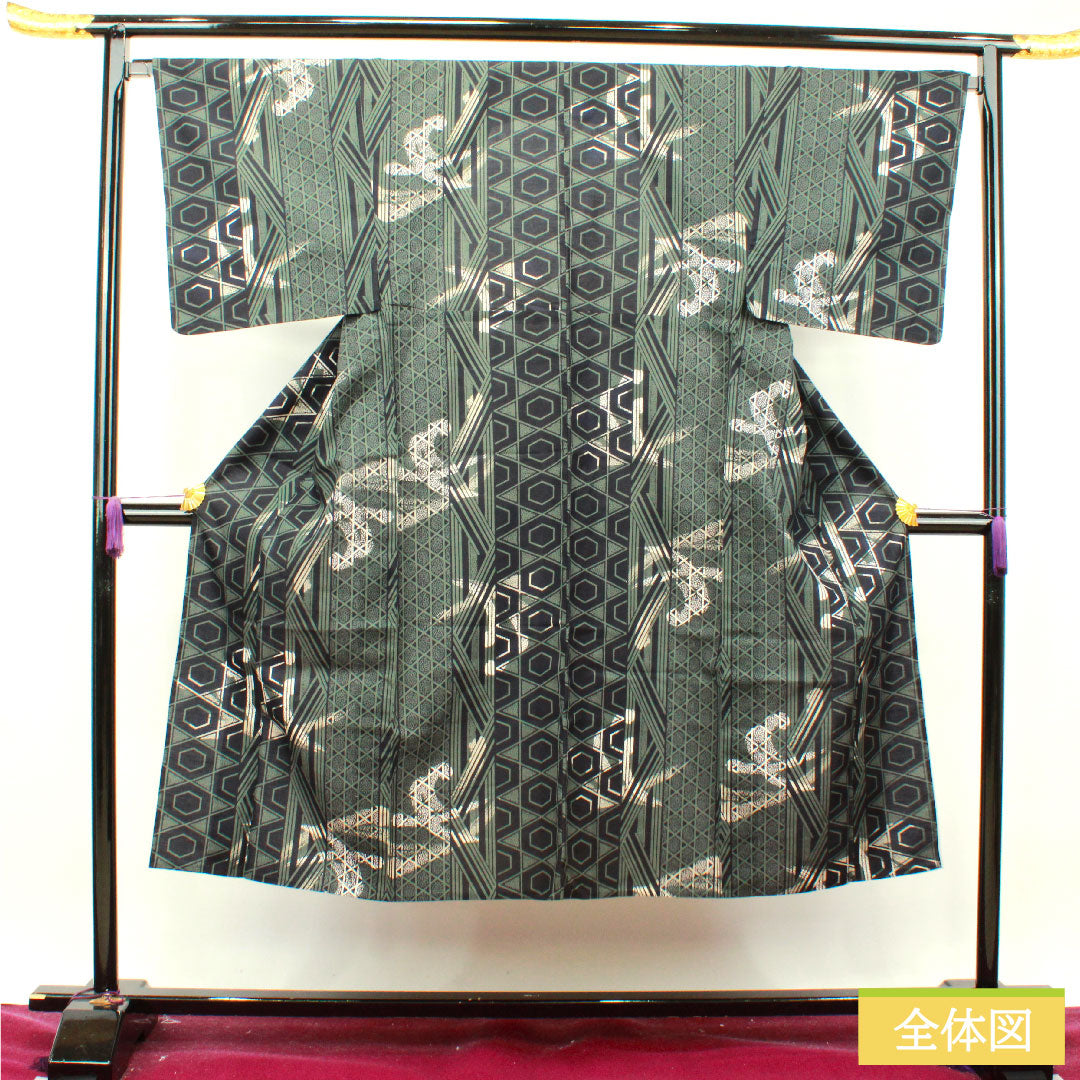 浴衣 木綿 身丈142.5cm 裄丈67.5cm Sランク 単衣 緑系 島松鼠色(しままつねずいろ) 男物 幾何学模様 1118004892419