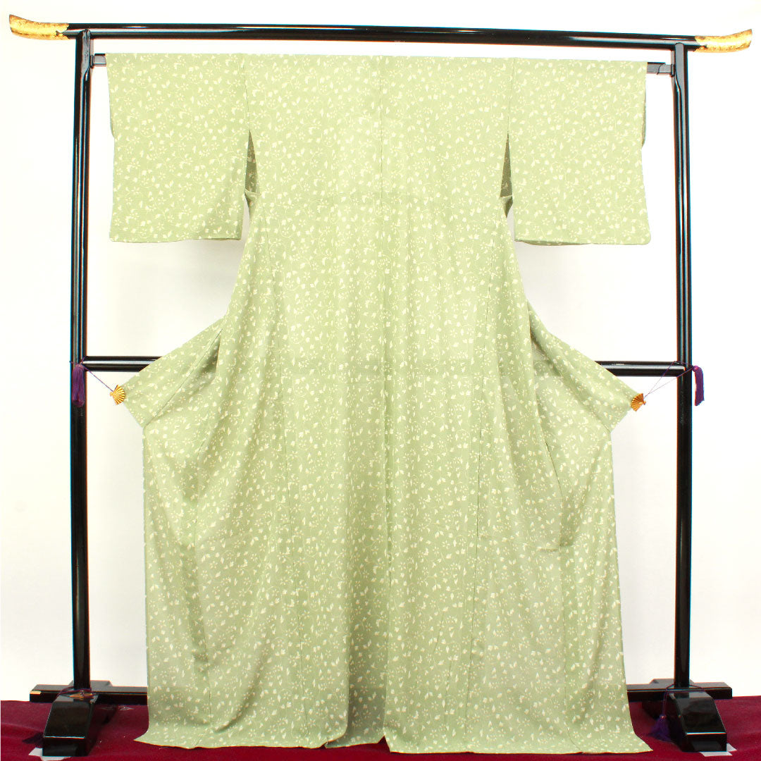 夏物 ポリエステル 小紋 身丈171.5cm 裄丈67.5cm 薄柳色(うすやなぎいろ) 草花模様 洗える着物 絽 Sランク 緑系 1132000872619