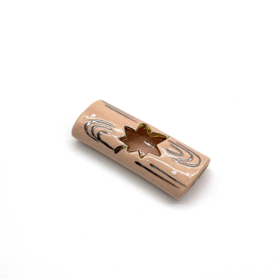 (新古品) 帯留め 陶磁器 カジュアル 乙女色(おとめいろ) 京焼 紅葉 秋 長さ約2.5cm 幅約5cm Sランク ピンク系 1137000602913