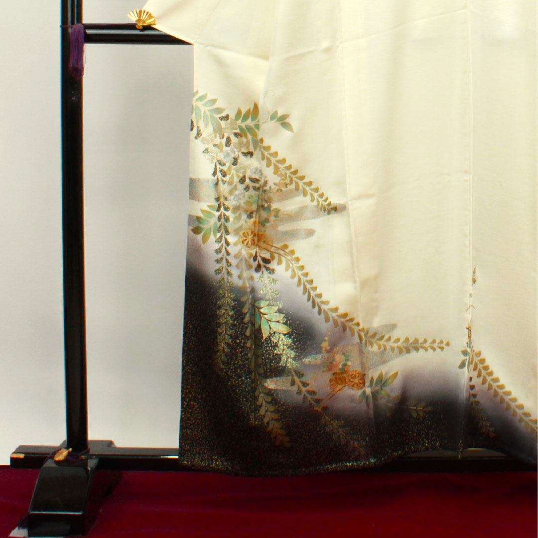 Homongi (formal kimono) made of pure silk, single layer, length 158.5cm, sleeve length 64cm, milky white, gold leaf finish, flower cart, floral pattern, S rank, cream color, 1112003292315