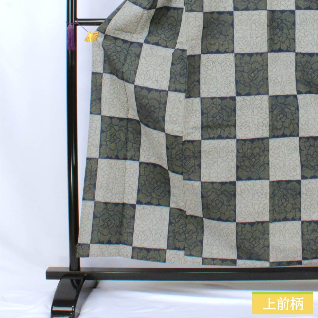 紬 正絹 Sランク 身丈159cm 裄丈63cm 灰色(はいいろ) 紺色(こんいろ) 市松 抽象模様 単衣 グレー系 1116004682322