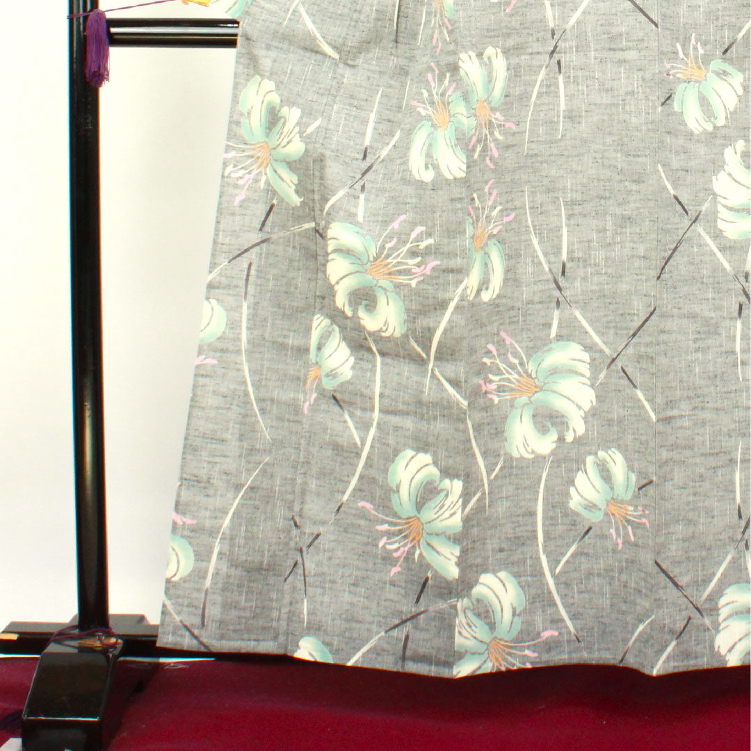 浴衣 竺仙 しつけ糸付き 未使用品 錫色 百合 木綿 Sランク 単衣 身丈160cm 裄丈65.5cm グレー系 1118003362422