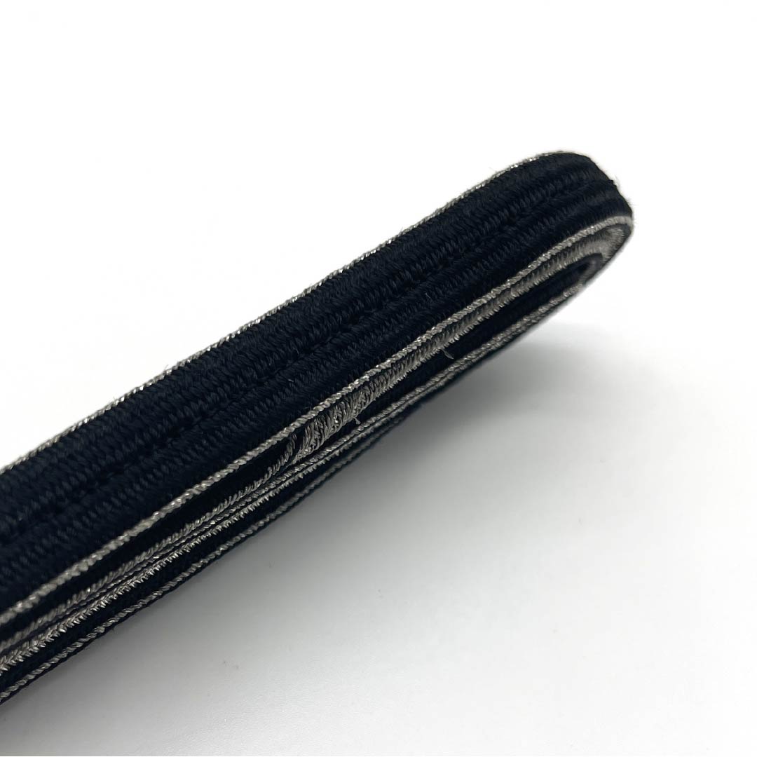 帯締め 正絹 四分紐 黒色(くろいろ) 銀色(ぎんいろ) モノトーン 長さ約154cm 幅約1.2cm カジュアル Aランク 黒系 1135003143310