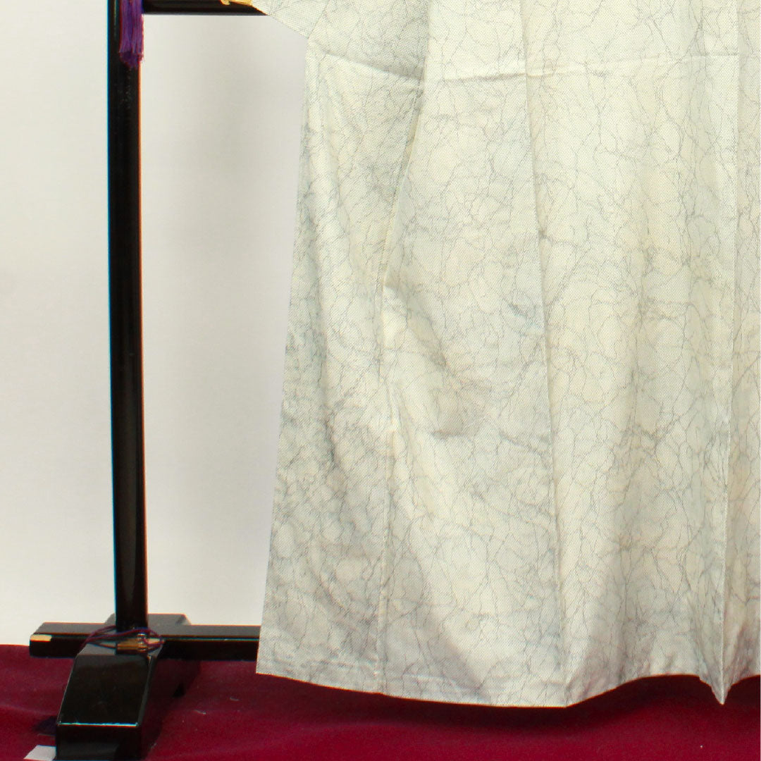 Oshima Tsumugi Length 162.5cm Sleeve length 67cm White Oshima Geometric pattern Pure silk A rank Awase White 1116002493411