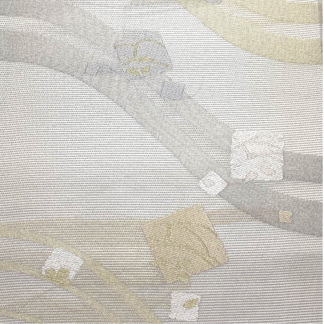 袋帯 白銅色(はくどういろ) 夏帯 四角 花びら 抽象模様 帯丈436cm 正絹 Aランク 六通 フォーマル グレー系 1123007313322