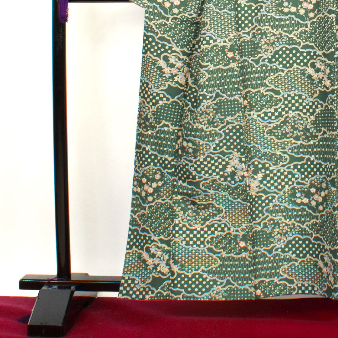 小紋 身丈160cm 裄丈62.5cm 袷 萌葱色 洗える着物 雲取り 草花模様 ポリ Sランク 緑系 1115002572419