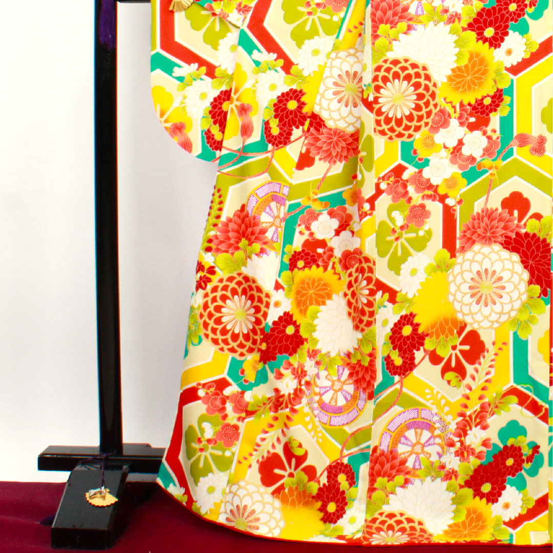 振袖 身丈170.5cm 裄丈67.5cm 袷 洗える着物 亀甲 菊 梅 藤 ポリ Sランク グラデ 1113001012699