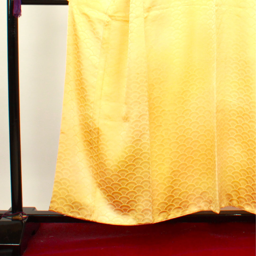 色無地 正絹 支子色 青海波 身丈157cm 裄丈62.5cm 袷 Sランク 黄系 1114000862323