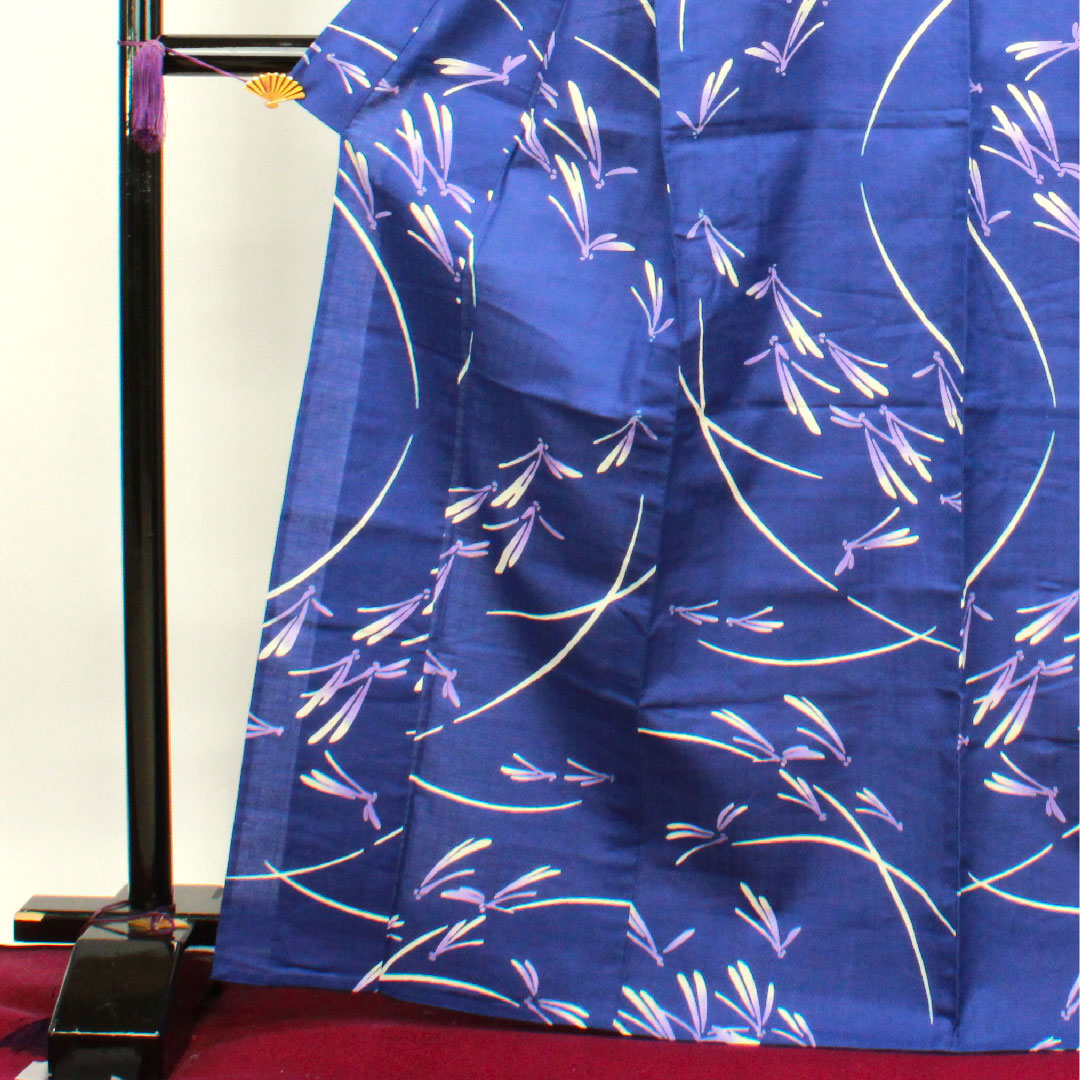 浴衣 しつけ糸付き 未使用品 紺桔梗色 トンボ 木綿 Sランク 単衣 身丈168cm 裄丈66cm 紺系 1118002692518
