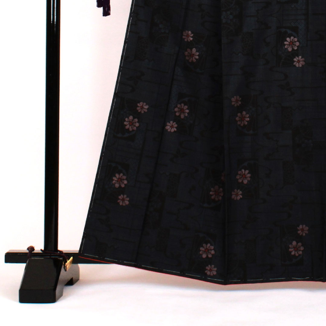 大島紬 身丈164cm 裄丈65cm 5マルキ 流水 色紙・花模様 正絹 Sランク 袷 紺系 1116000682318