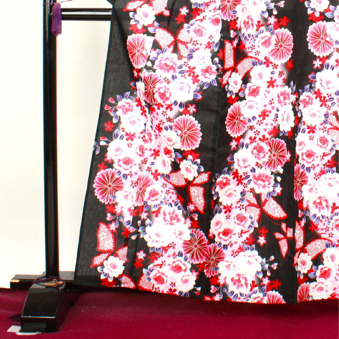 浴衣 菊 桜 蝶 木綿 Sランク 単衣 身丈163cm 裄丈64cm 黒系 1118001522410