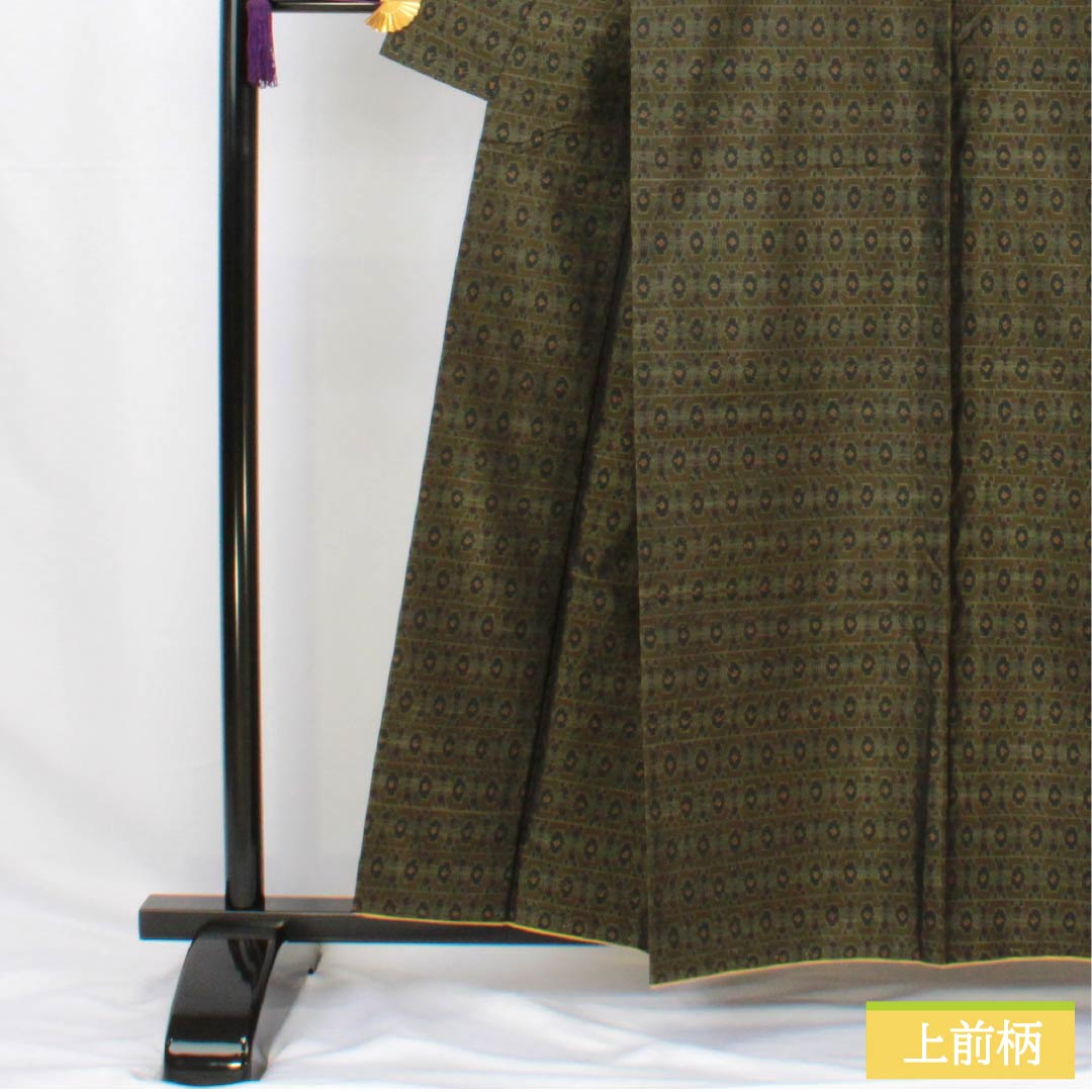紬 正絹 身丈157.5cm 裄丈64.5cm 橄欖色(かんらんしょく) 抽象模様 Aランク 袷 緑系 1116003873319